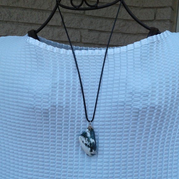 Green zebbra lace agate necklace - Picture 6 of 8